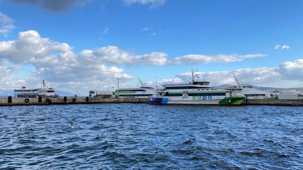 ساحل مودانيا  قرنیه و بندر آن