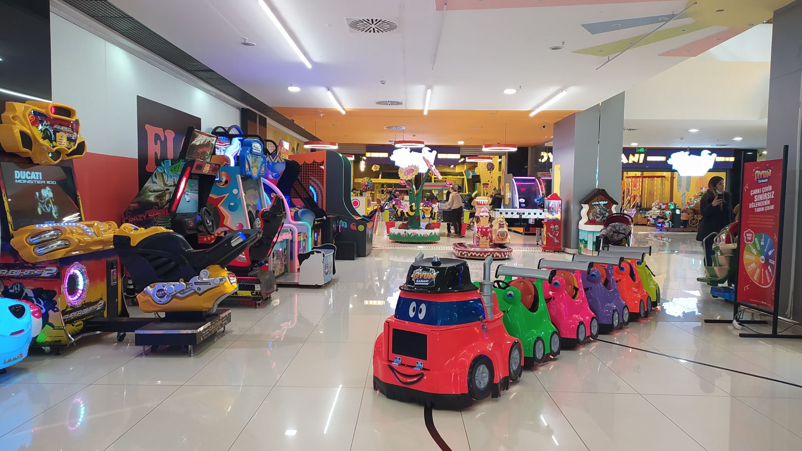 النشاطات الترفيهية في مول كنت ميدان بورصة 