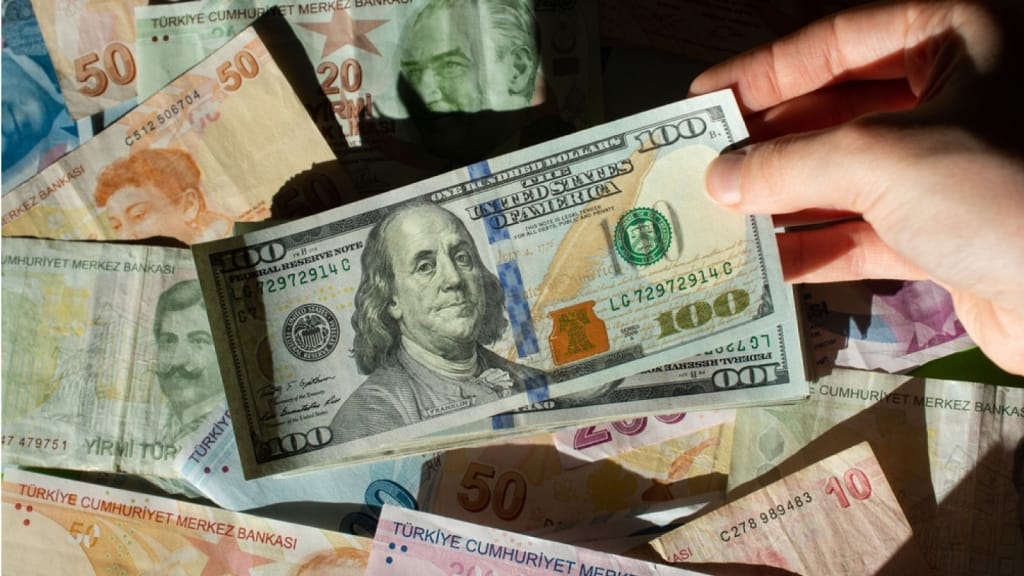 تصريف عملات إلى الليرة التركية