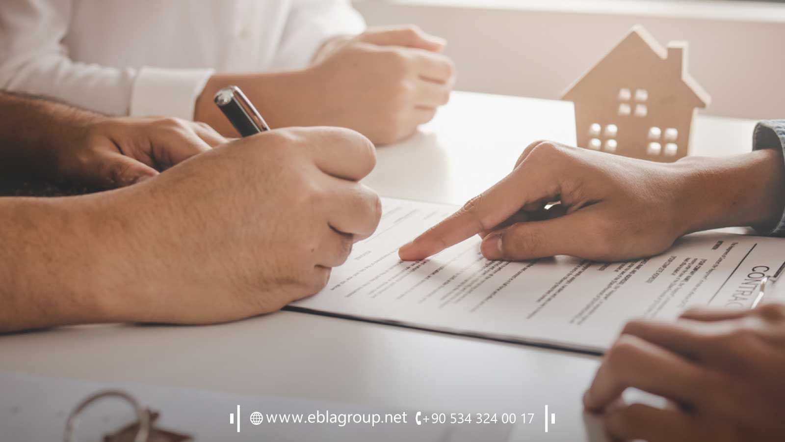 توقيع العقد ونقل ملكية العقار